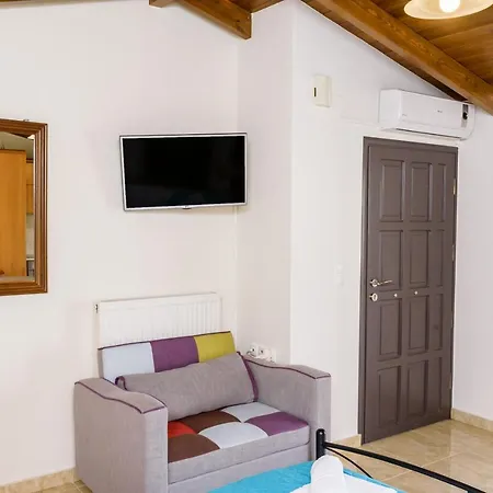Michalis Studio סודה